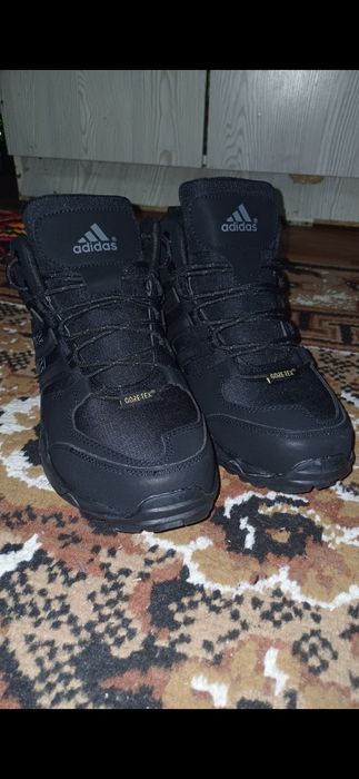 Зимние кроссовки