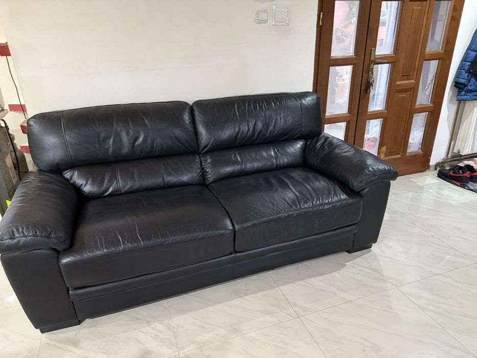 Canapea din piele