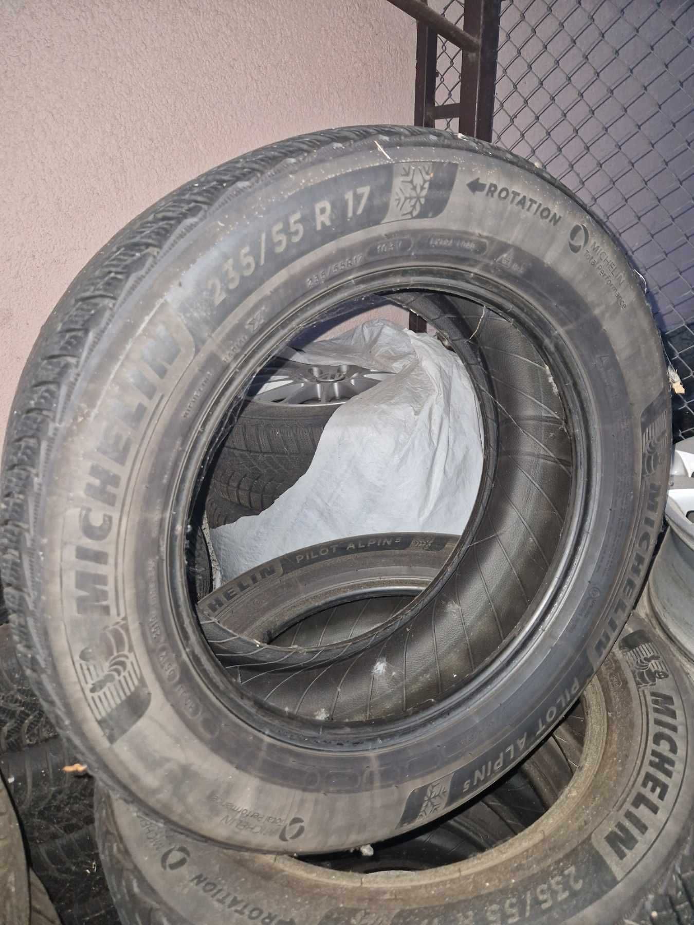 Продавам зимни гуми Michelin Pilot APLIN 5 235/55/17