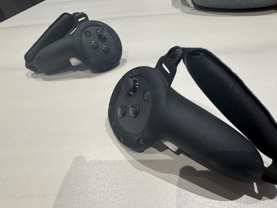 META QUEST 3 + все для комфортного пользования