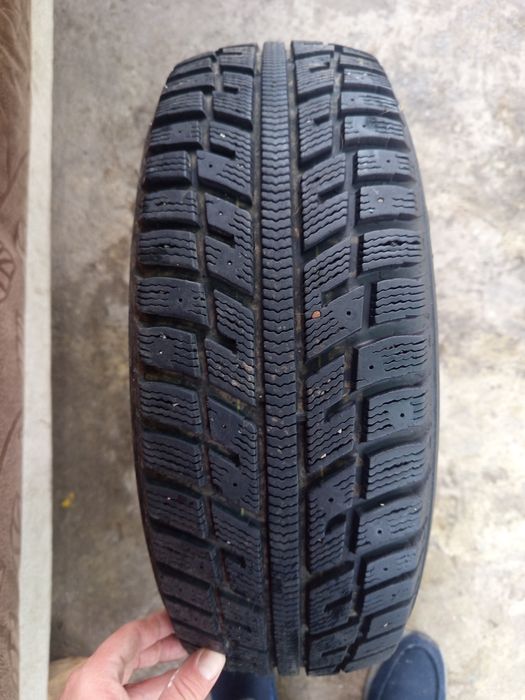 Зимние шины 185/65/14 в отличном состояние