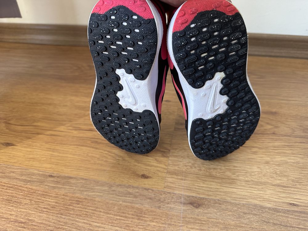 Детски маратонки NIKE