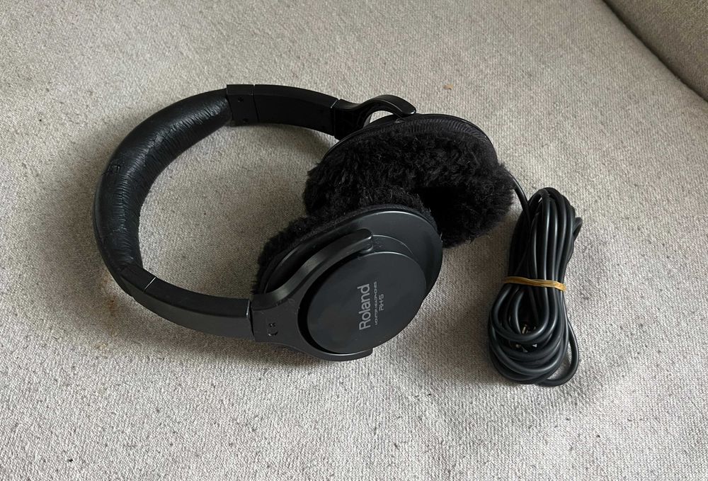 Casti Roland RH 5 monitor, functionare perfecta, stare buna cablu lung