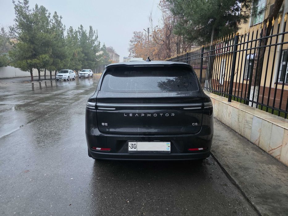 Продается гибридный автомобиль Leapmotor C10 Smart