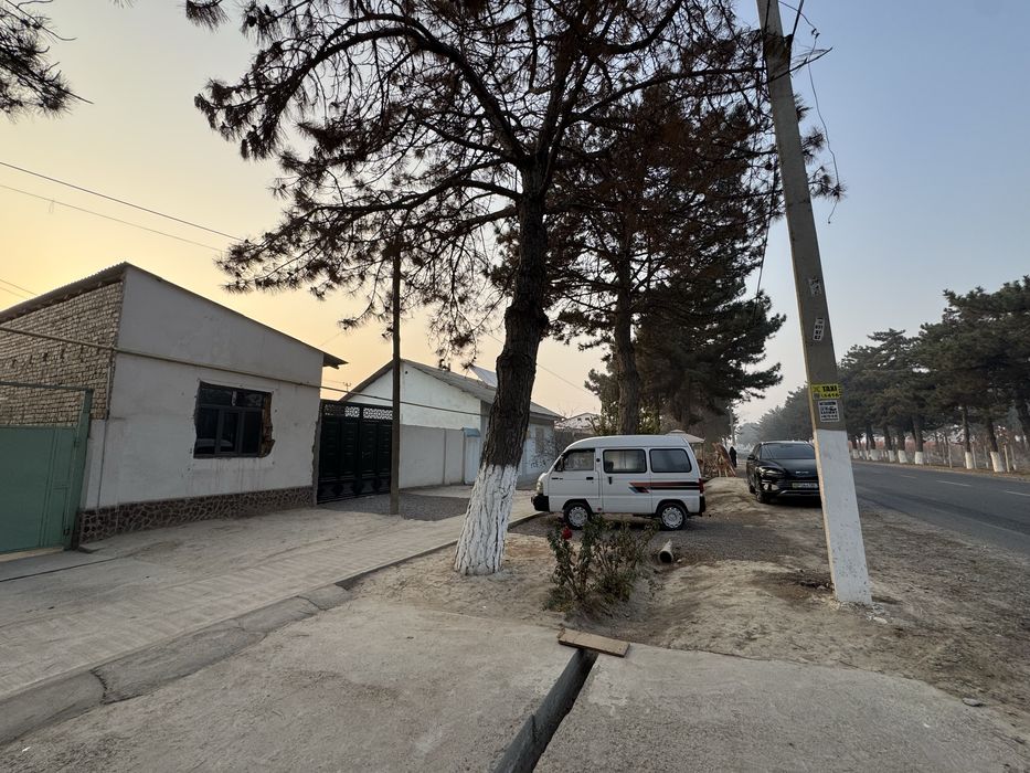 Йўл юзида УЙ (Ер) СОТИЛАДИ. Бизнес ва хонадон учун