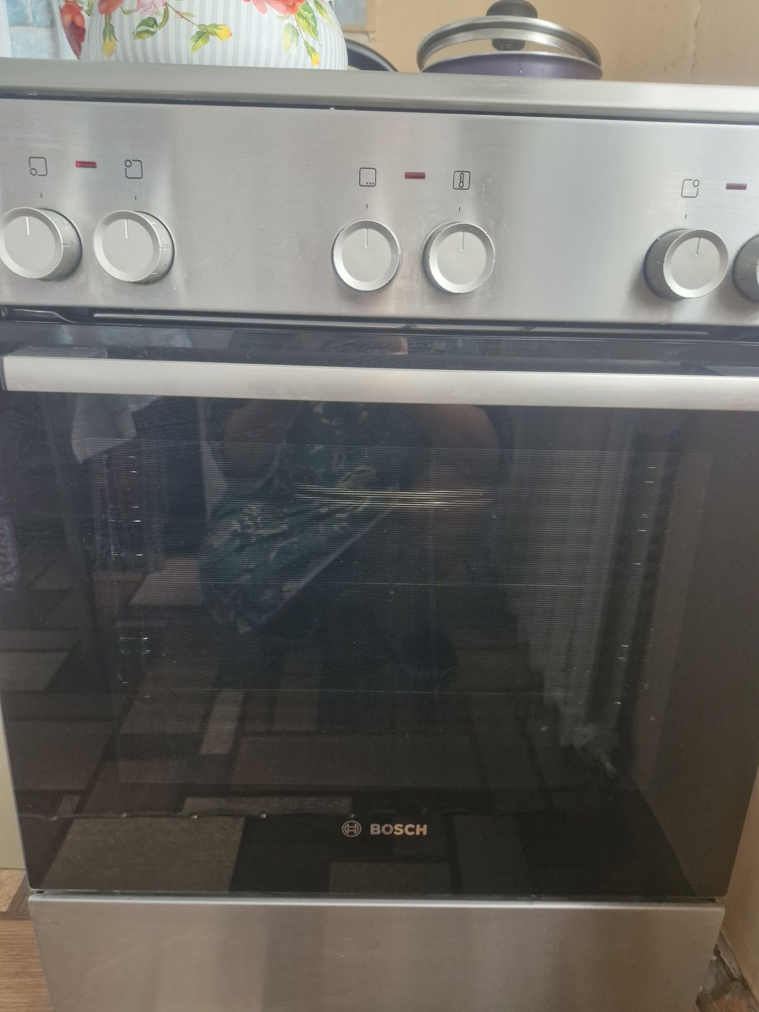 Холодильник Hotpoint, печь Bosh сенсарная, стипальная машина Samsung 7