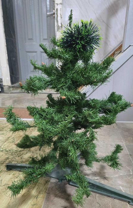 Новогодняя елка бу 2 шт