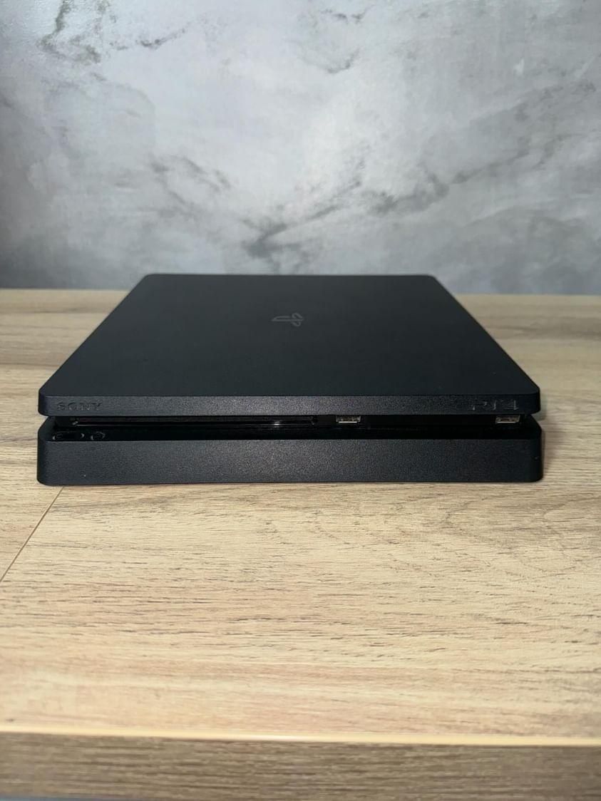 PlayStation 4 slim