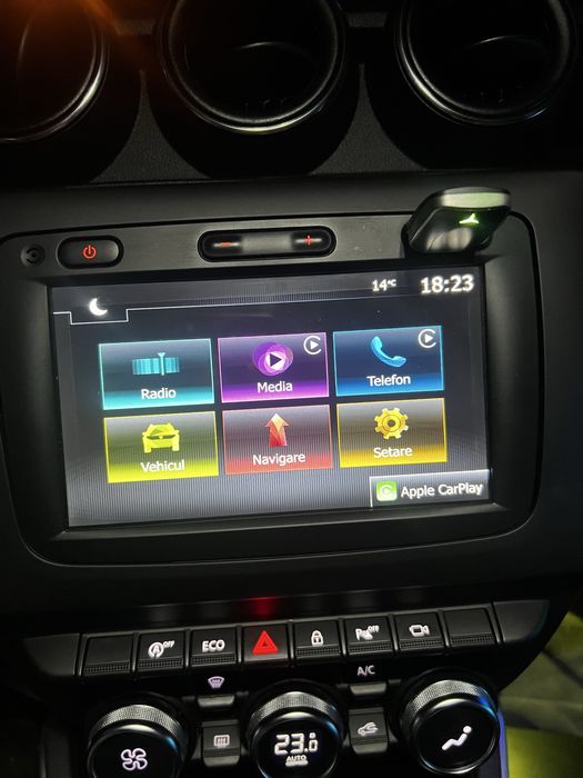 Navigație Dacia MediaNav cu CarPlay și Android Auto