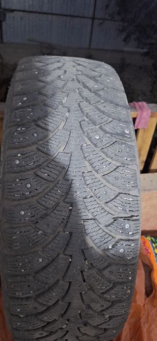 Продам комплект зимних шин.