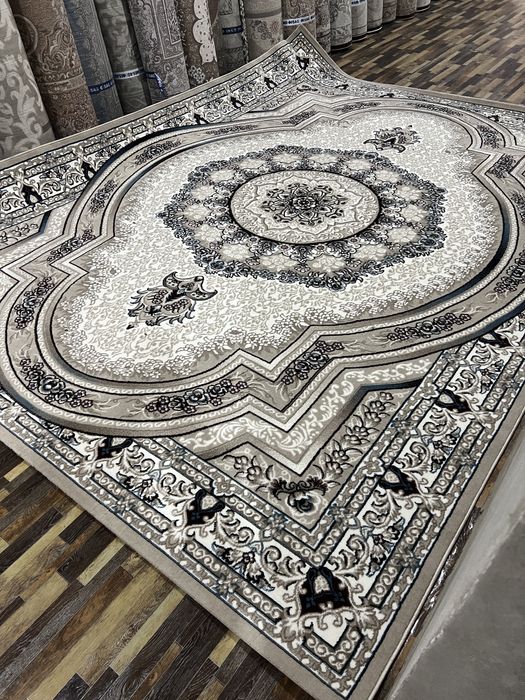 Uchga to’rt gilam sotiladi samarqand gilam optim narxlarda sag gilam