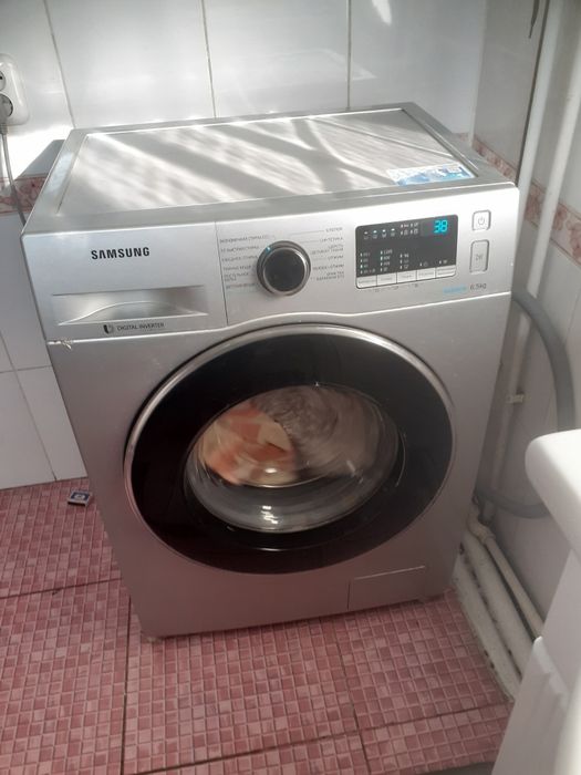 Продаю стиральную машину