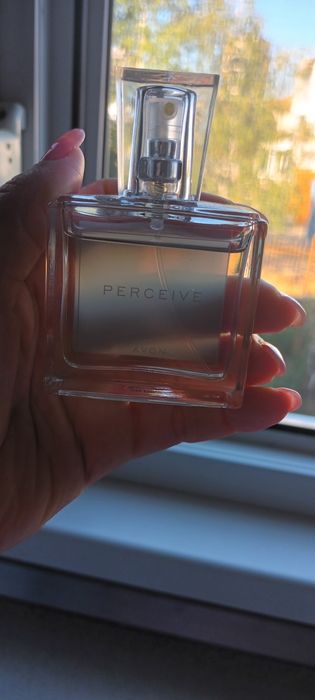 Чисто нови парфюми на Avon