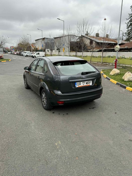 Vand sau schimb ford focus an 2007 motor 1.8 benzina economic