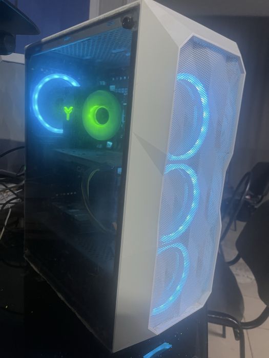 Продам компьютер с монитором отличном сост