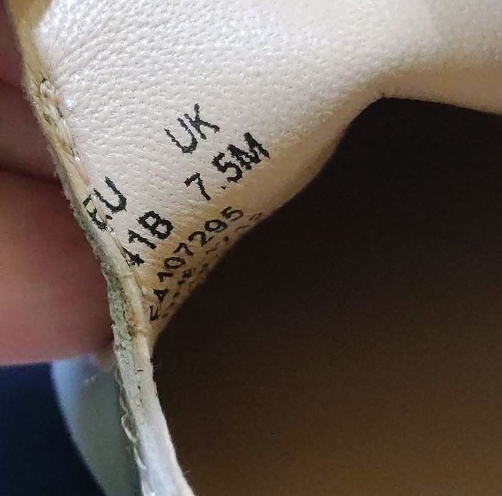 Дамски оригинални лачени обувки