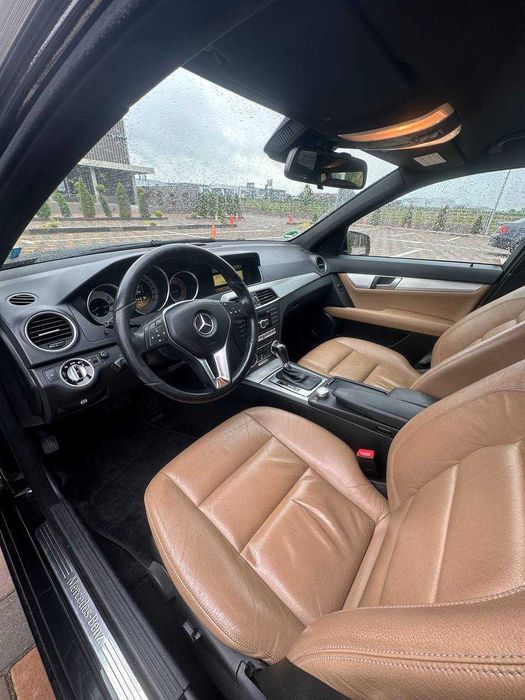 De vânzare Mercedes-Benz C 200 CDI 
BLUEEFFICIENCY