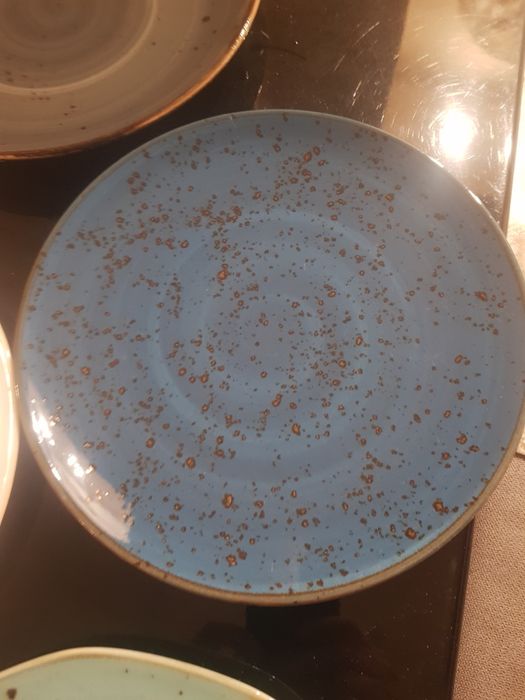 Порцеланови чиний и плата различни размери