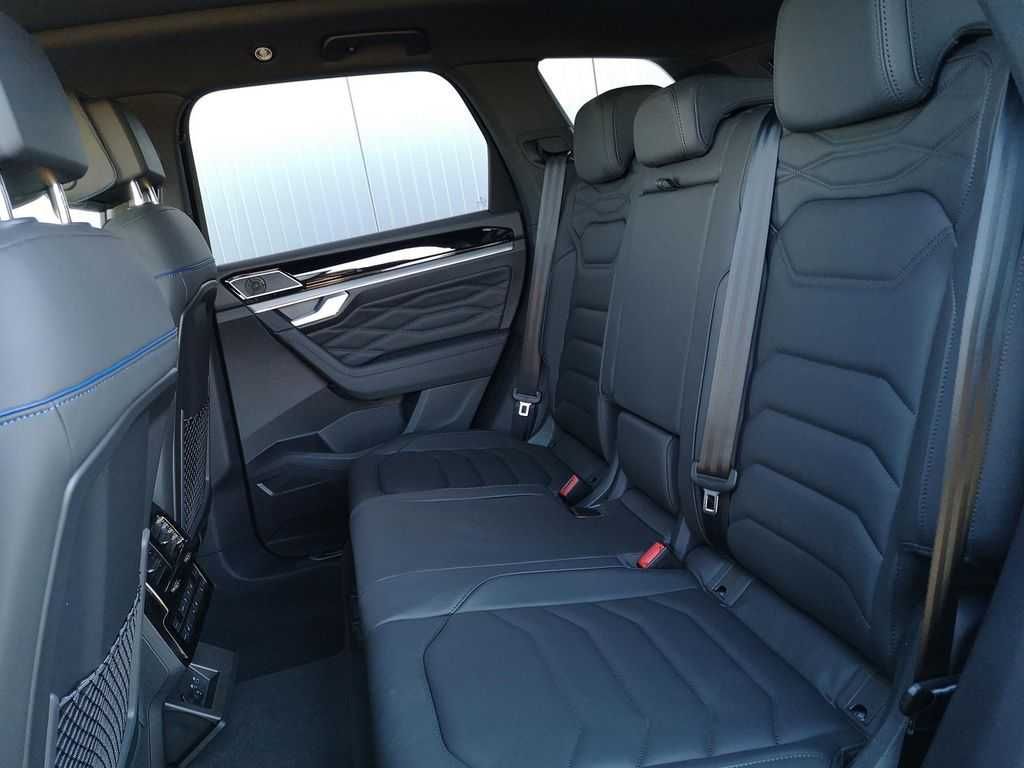Volkswagen Touareg hybrid под заказ из Германии