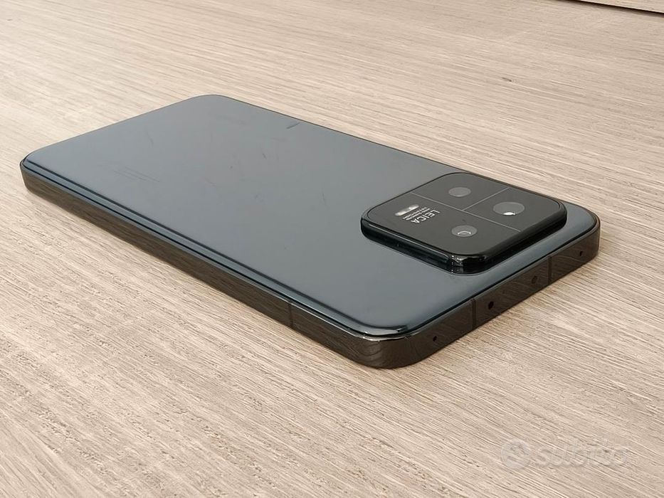 Xiaomi 13 - RAM 12GB varianta flagship nu Redmi.