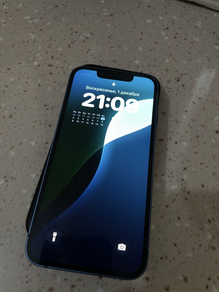 iPhone 13mini  в отличном состоянии, память 128гиг обмена нет