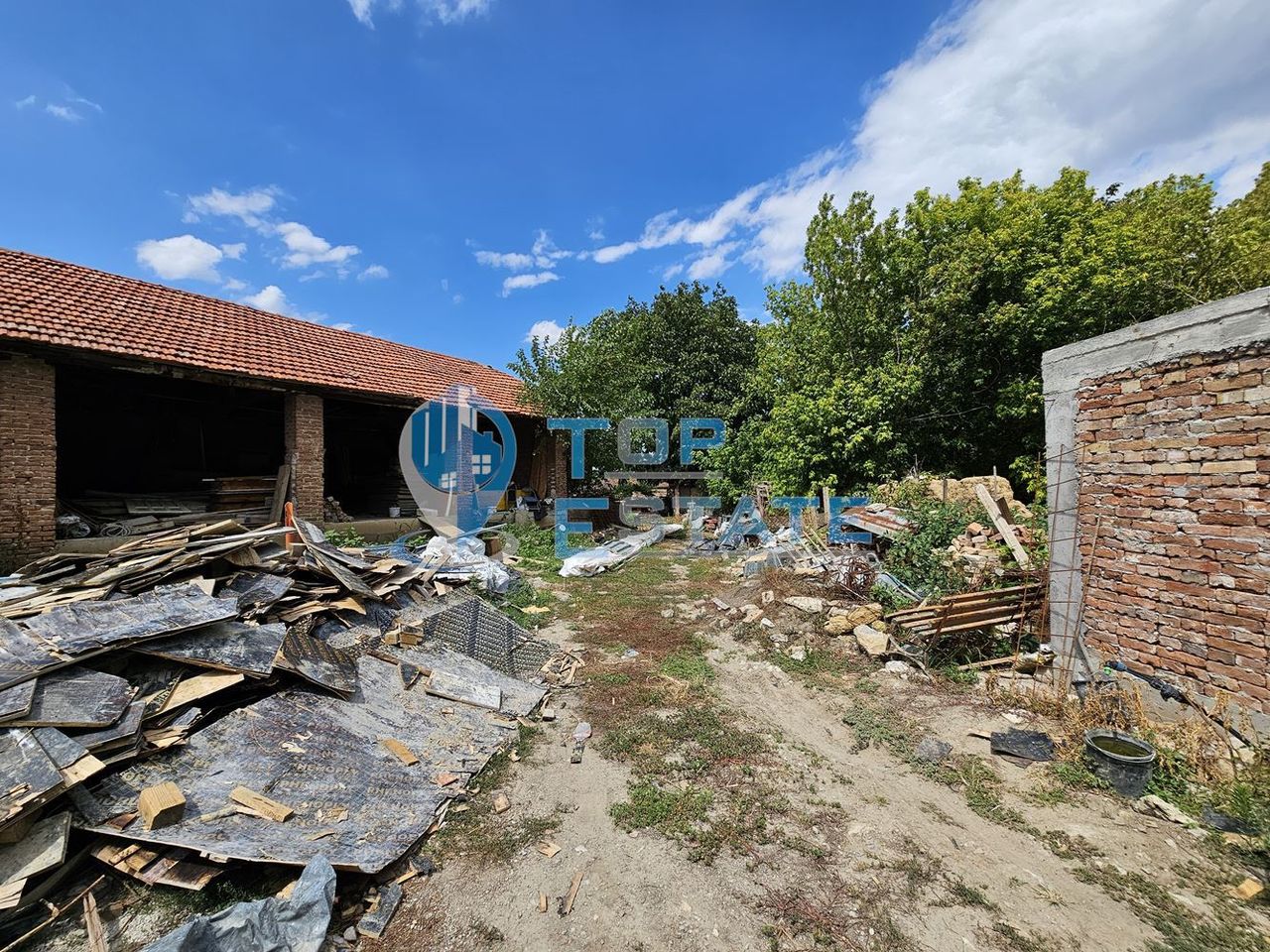 Продава се Къща в с. Хотница, Област Велико Търново - 500 кв.м за 370 €/кв.м - Снимка #6