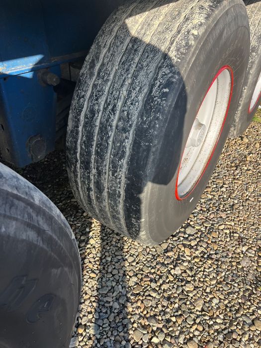 Semiremorca Box , an 2007 , Italia , sasiu fara rugina