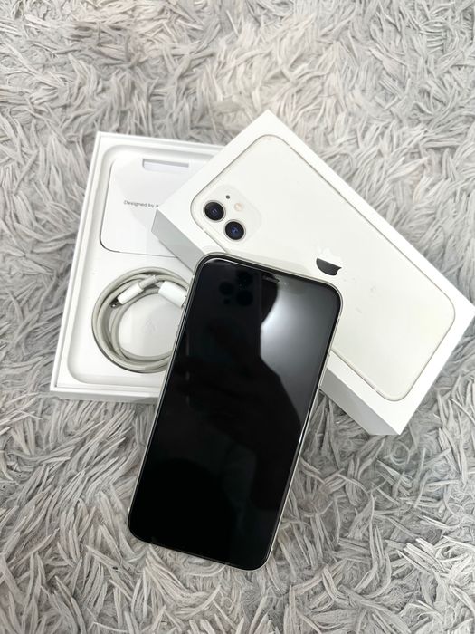 iPhone 11 white/ 128 gb
