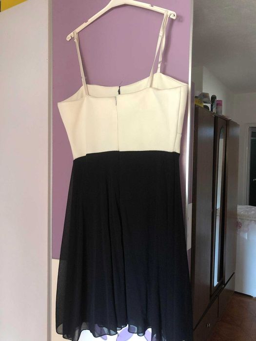 Черно-бяла рокля с презрамки