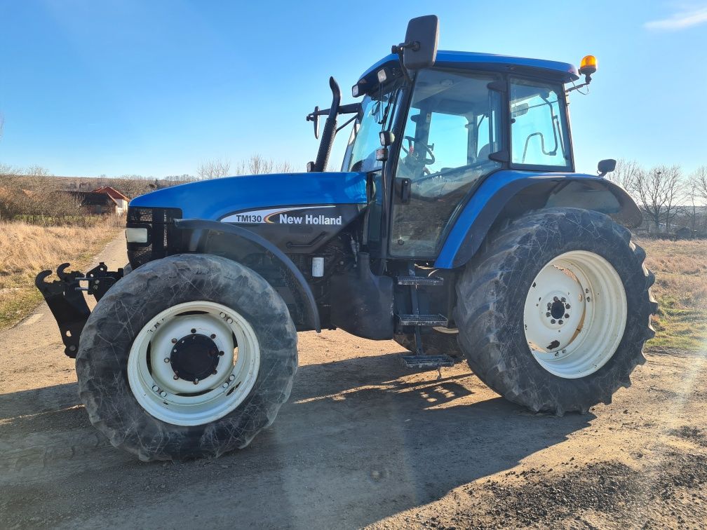 Tractor new holland tm 130