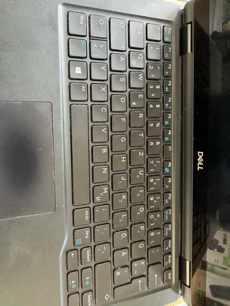 Laptop DELL LATITUDE 7390 2 in 1