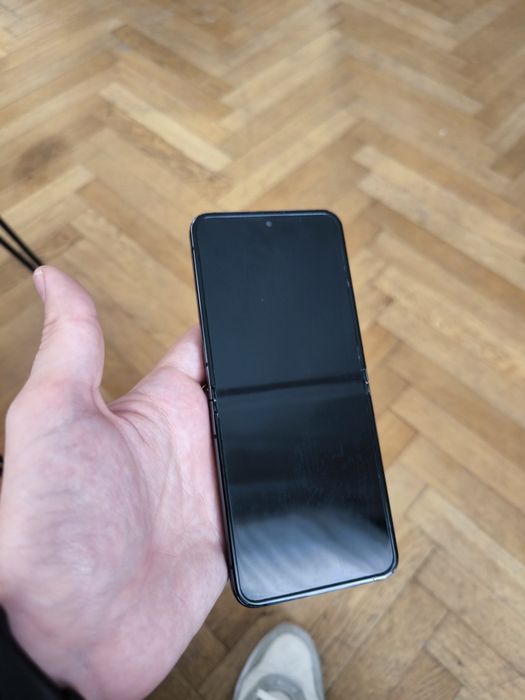 Samsung Galaxy flip 5