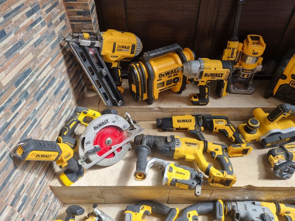 Инструменти Dewalt