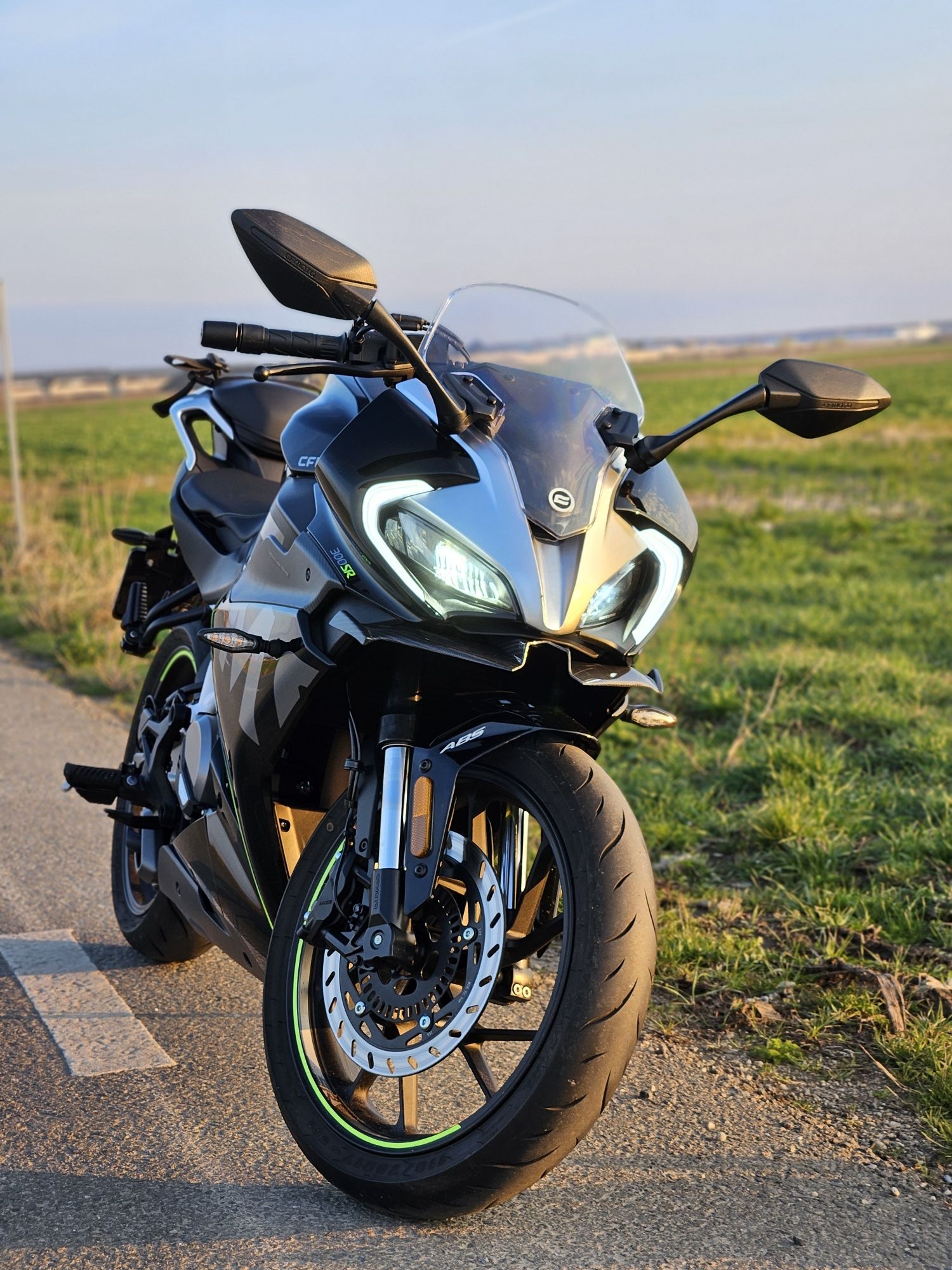 CFMOTO 300SR - 2022 - 10500 km