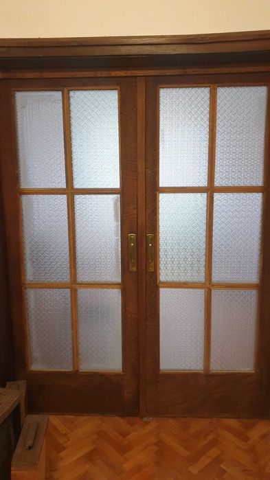 Стъклар на адрес в София.