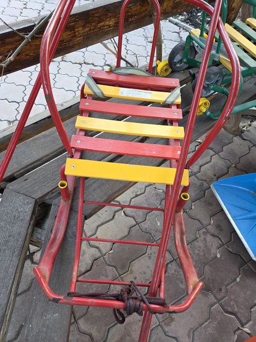 Продаётся  санки.