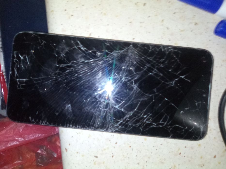 Vând două telefoane Redmi A3