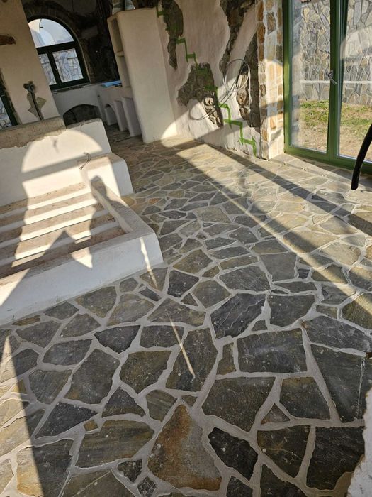 Piatra de rau de vanzare.