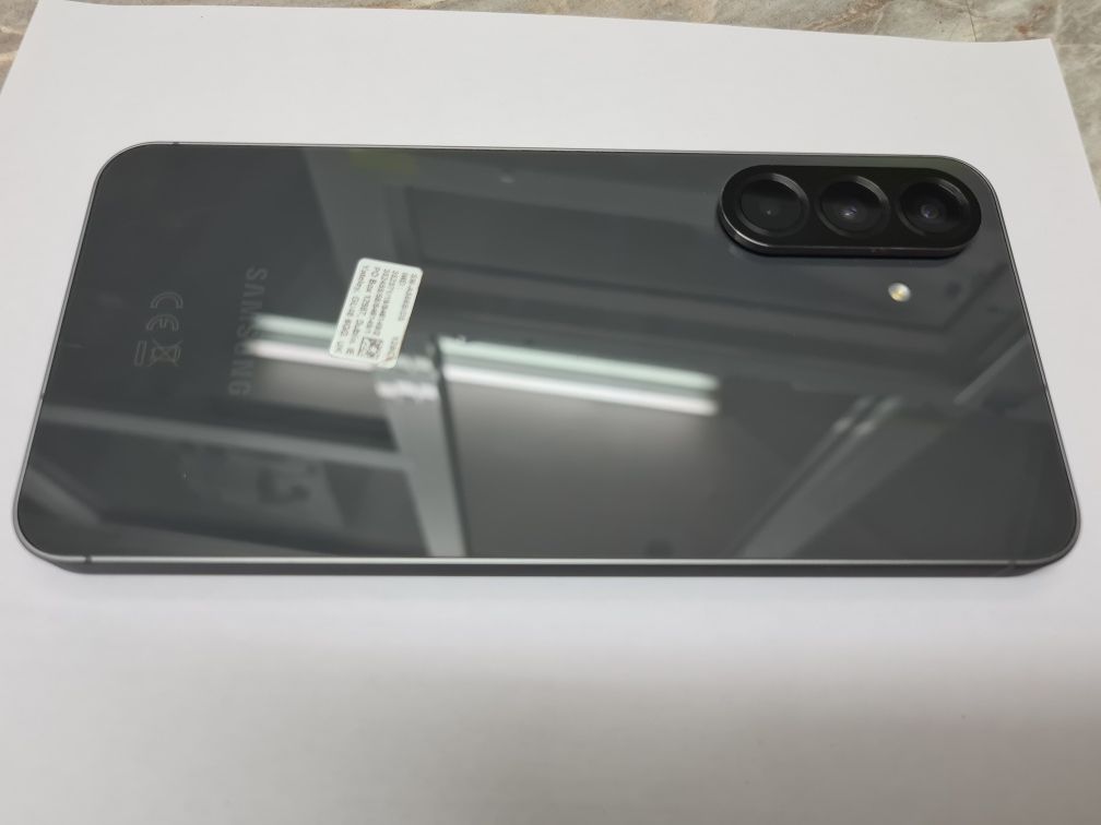GSM мобилен телефон смартфон SAMSUNG GALAXY A56 8ram/128gb