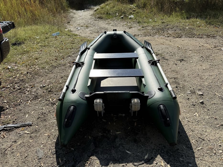 Лодка Kolibri KM-260 с твърдо дъно и двигател Evinrude 4hp