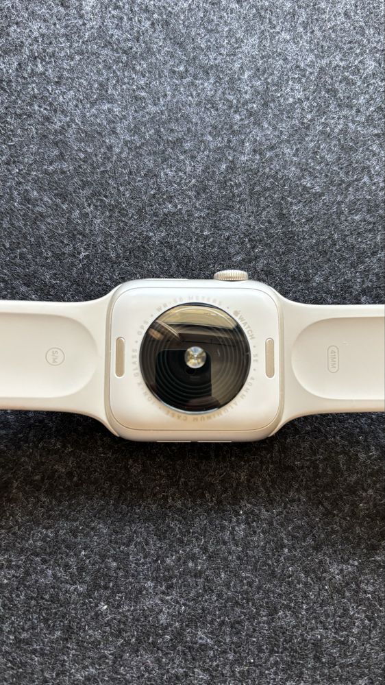 Apple Watch SE 2 (2023г) 40mm Цвят Starlight Smart Watch iPhone