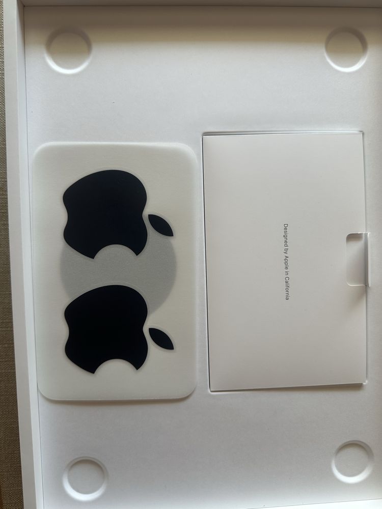 MacBook air 13 M3 chip 256gb 16gb ram