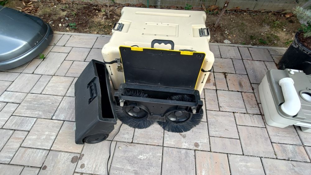 Perie curățat curtea și pavajul Westfalia  licența Karcher