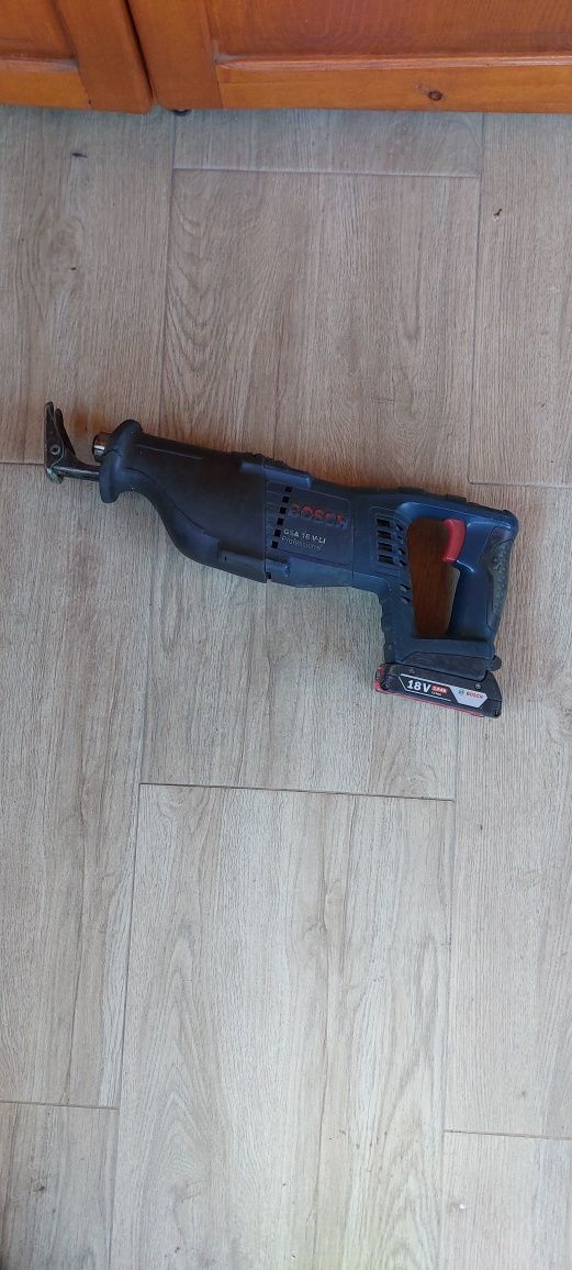 Fierăstrău sabie bosch gsa 18v