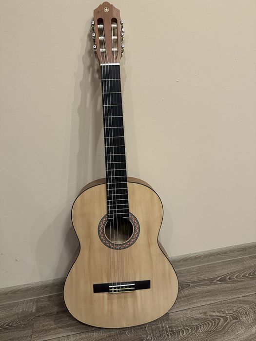 Китара Yamaha C30M