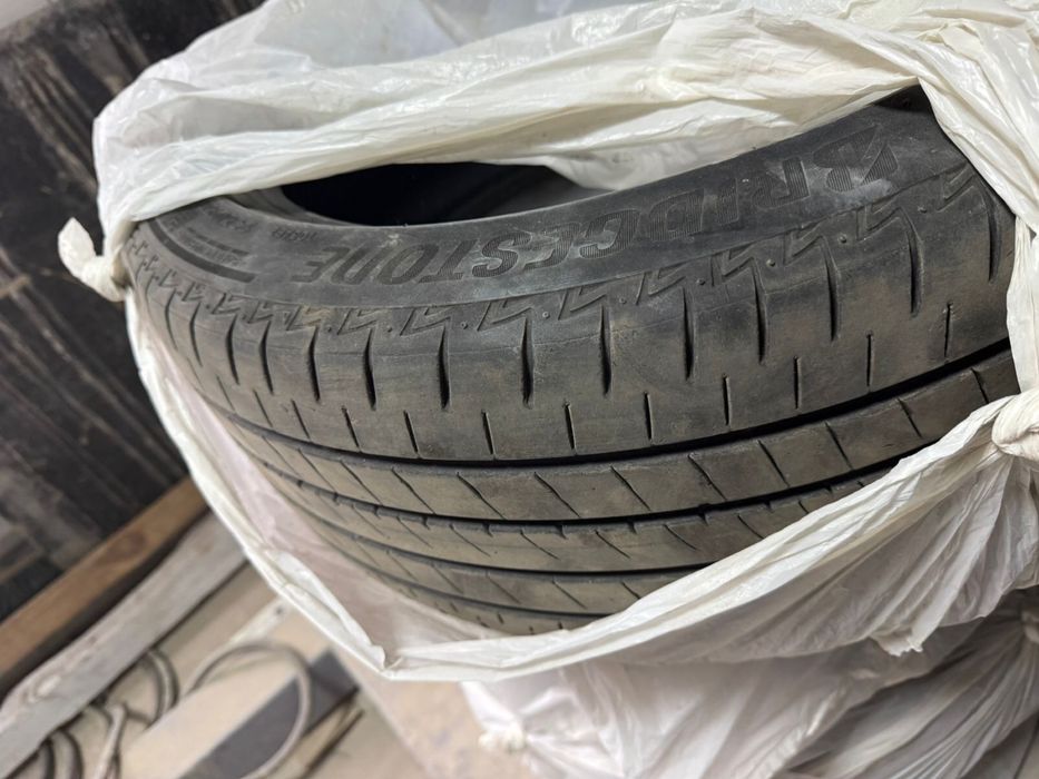 235/45/18 летняя на лексусе е250 стояла