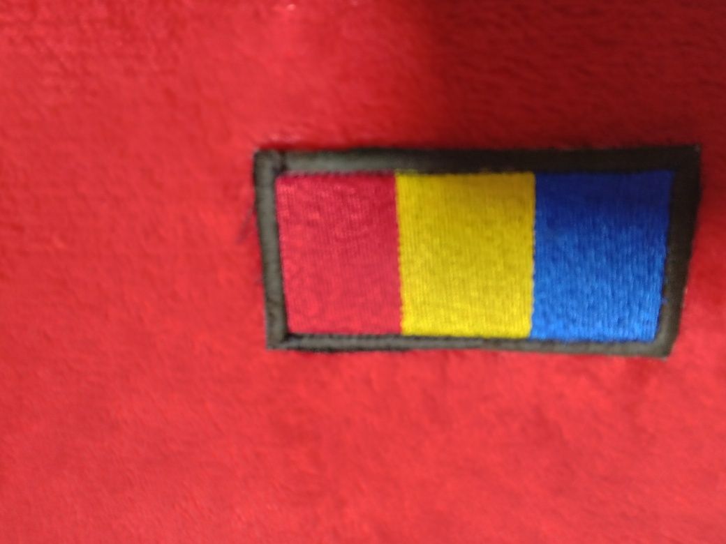 Emblemă brodată tricolor