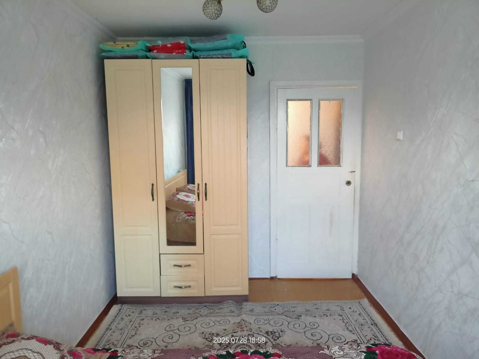 Продается 4 ком. кв. ул. Уалиханова, панель 1974г. 5/5 этаж, 61кв.м.