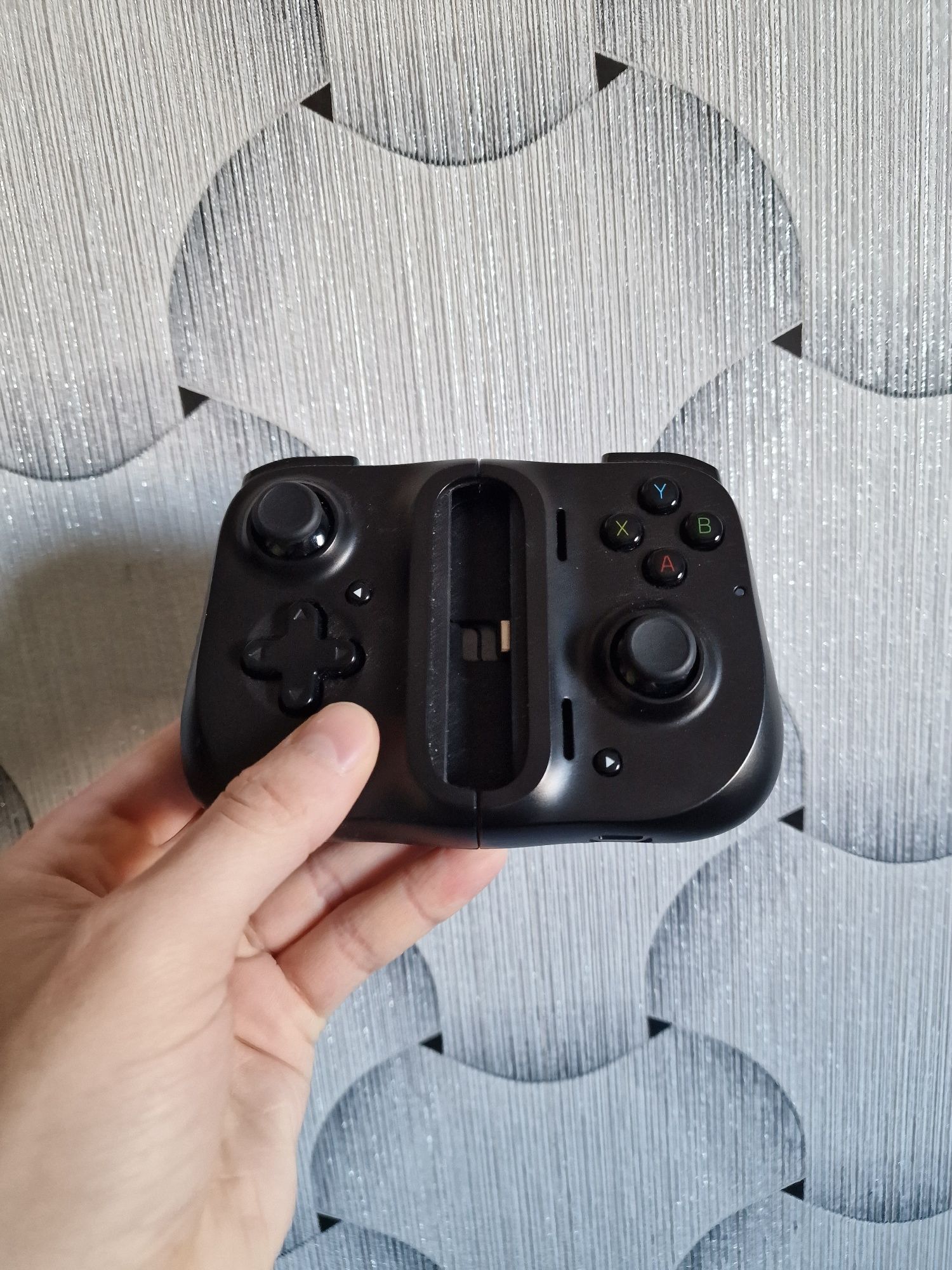 Razer Kishi, gamepad за смартфон