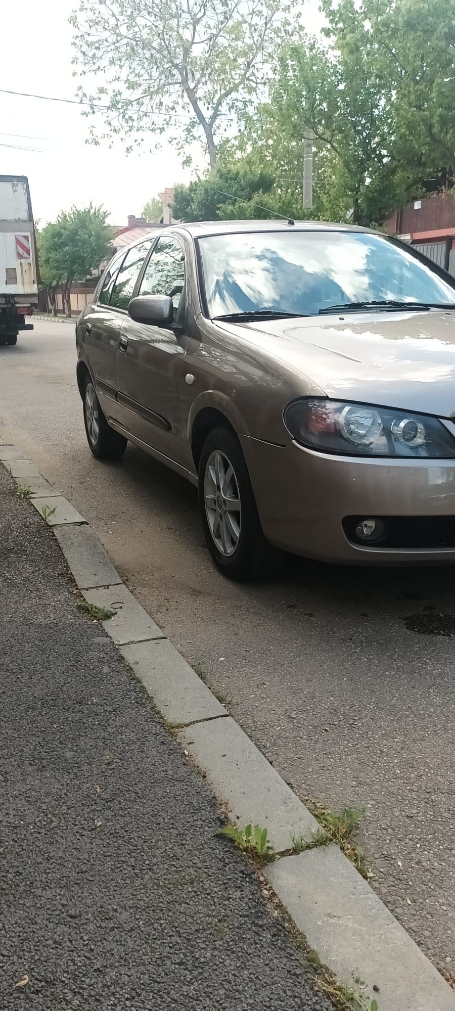 Nissan almera 2007